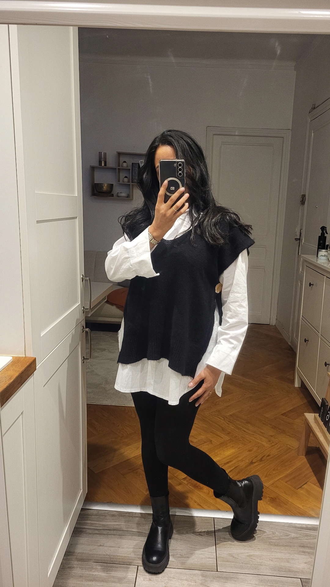 PULL SANS MANCHES NOIR