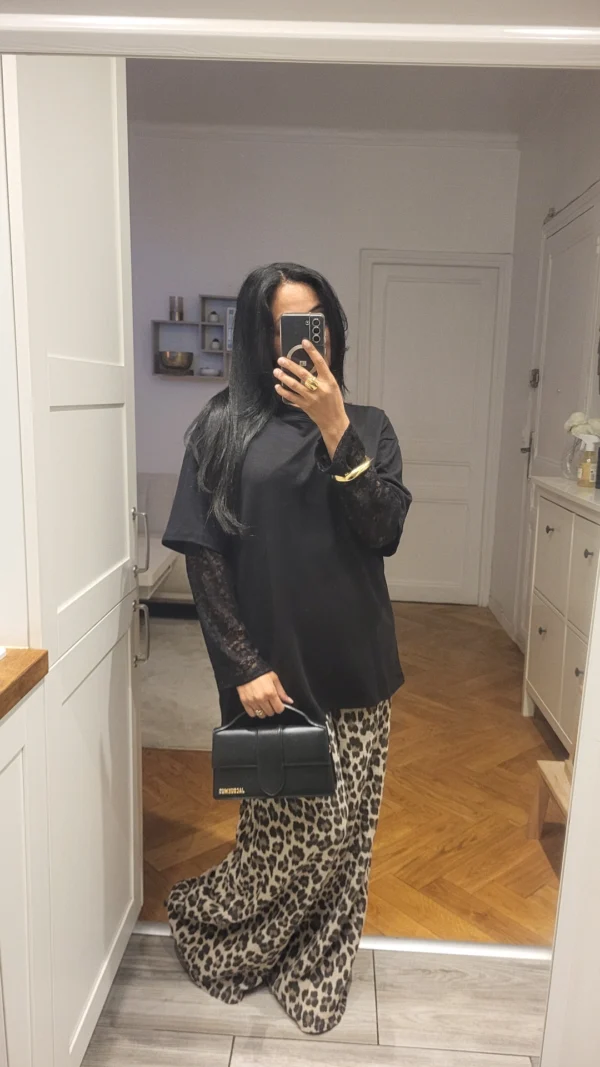 Tee-shirt Manches dentelle Noir – Image 3