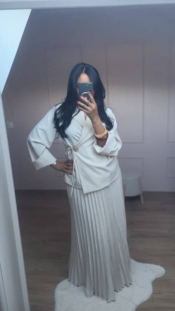 Ensemble jupe plissée et son Haut Beige – Image 2