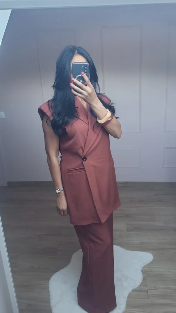 Ensemble Tailleur et blazer sans manches Terracotta – Image 3