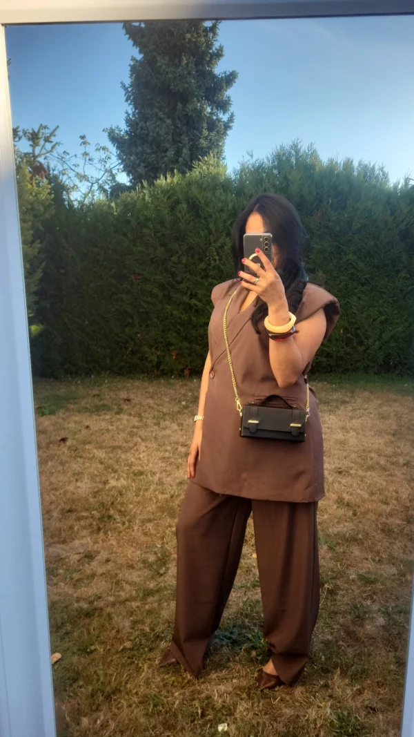 Ensemble Tailleur et blazer sans manches marron – Image 3
